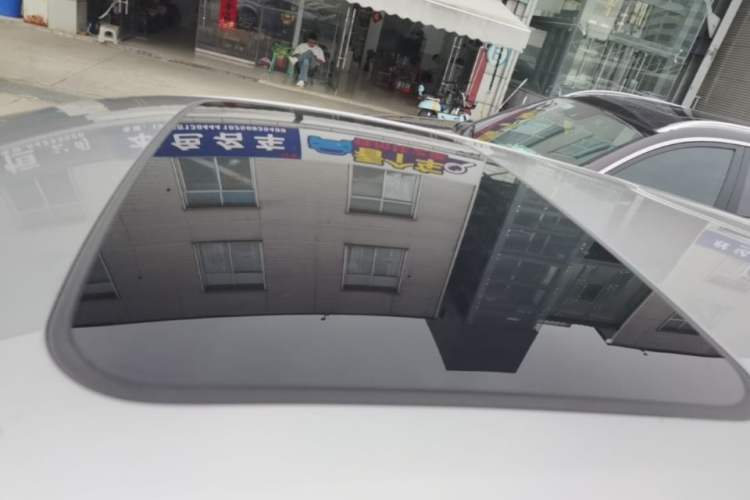Used Toyota IZOA 2021 2.0L Yichi Version Roof