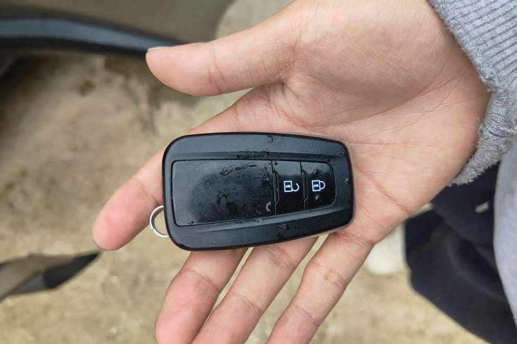 Used Toyota IZOA 2021 2.0L Enjoy Edition Vehicle Key