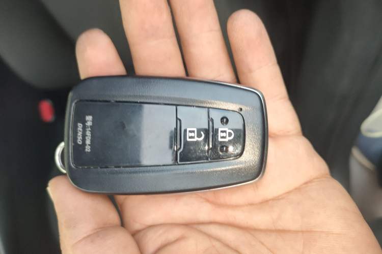Used Toyota IZOA 2021 2.0L Enjoy Edition Vehicle Key