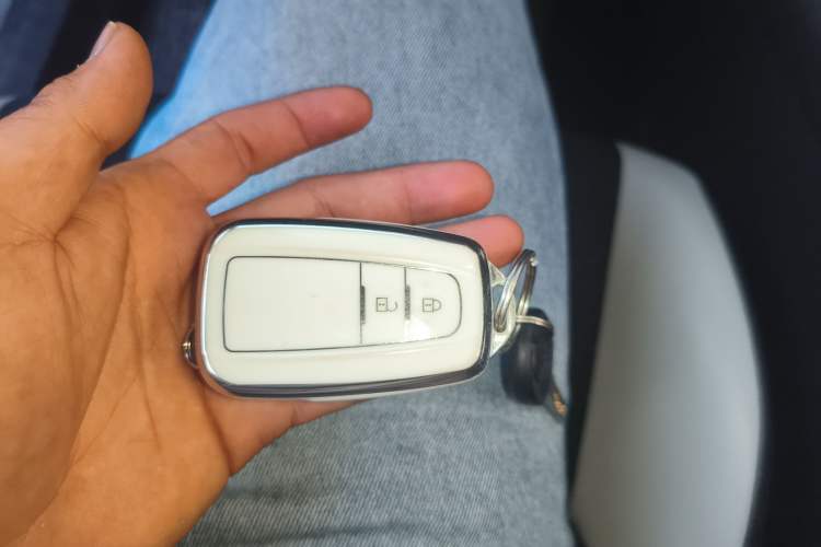 Used Toyota IZOA 2021 2.0L Yichi SPORT Vehicle Key