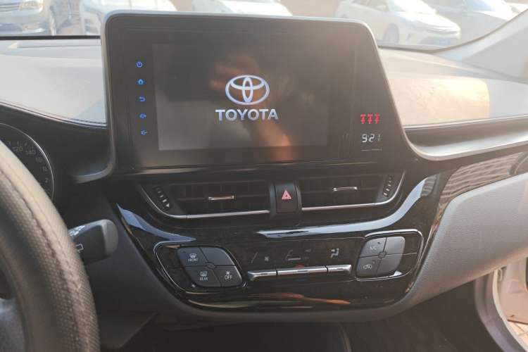 Used Toyota IZOA 2021 2.0L Yixing Version Audio And AC Panel