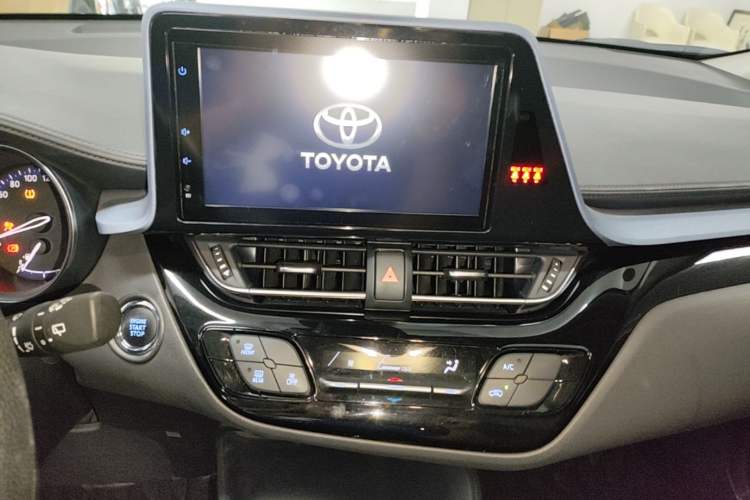 Used Toyota IZOA 2021 2.0L Enjoy Edition Audio And AC Panel