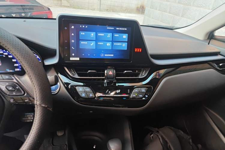 Used Toyota IZOA 2021 Dual-Motor 2.0L Yixiang Edition Audio And AC Panel