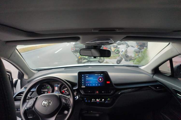Used Toyota IZOA 2021 2.0L Enjoy Edition Center Console