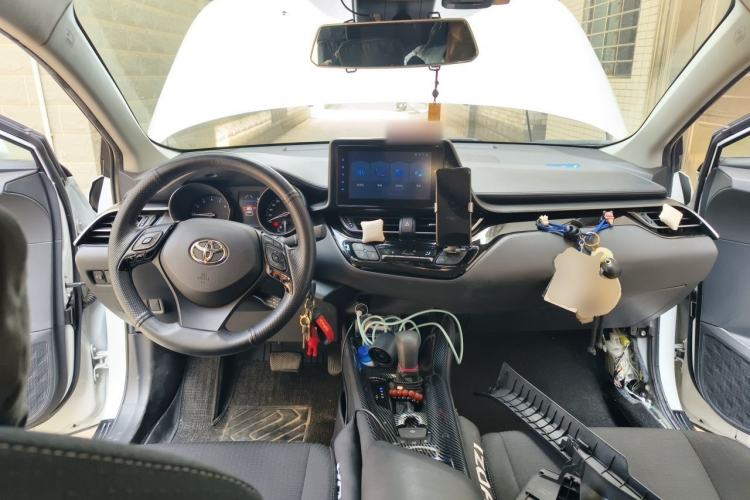 Used Toyota IZOA 2021 2.0L Yixing Version Center Console