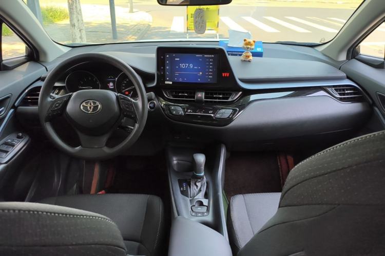 Used Toyota IZOA 2021 2.0L Yidong Edition Center Console