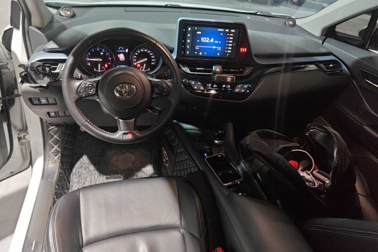 Used Toyota IZOA 2021 2.0L Enjoy Edition Center Console