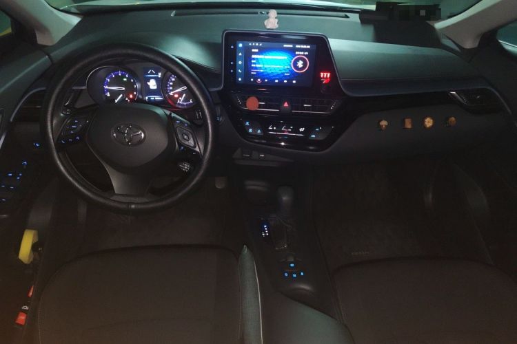 Used Toyota IZOA 2021 2.0L Enjoy Edition Center Console