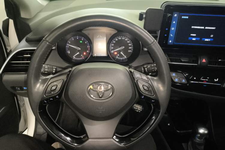 Used Toyota IZOA 2021 2.0L Yichi Version Center Console