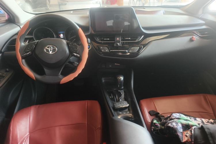 Used Toyota IZOA 2021 2.0L Enjoy Edition Center Console