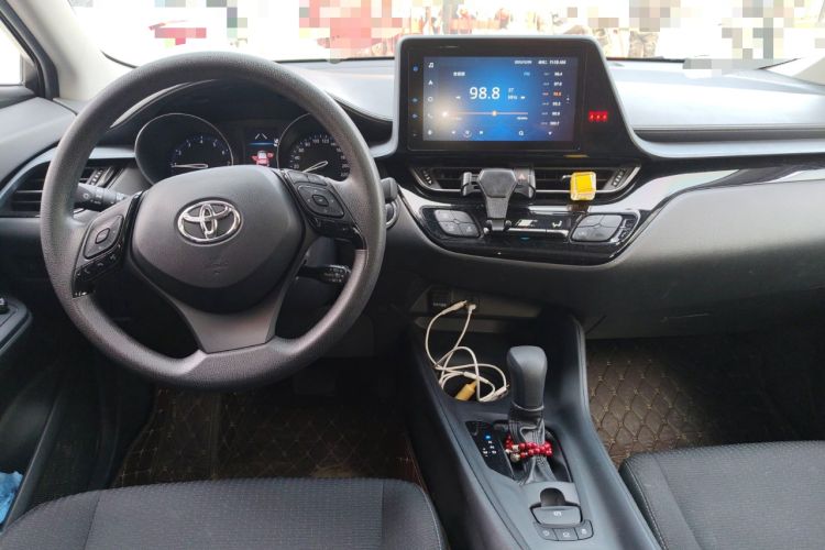 Used Toyota IZOA 2021 2.0L Enjoy Edition Center Console
