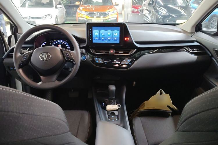 Used Toyota IZOA 2021 Dual-Motor 2.0L Yi Xing Edition Center Console