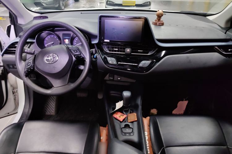 Used Toyota IZOA 2021 2.0L Enjoy Edition Center Console