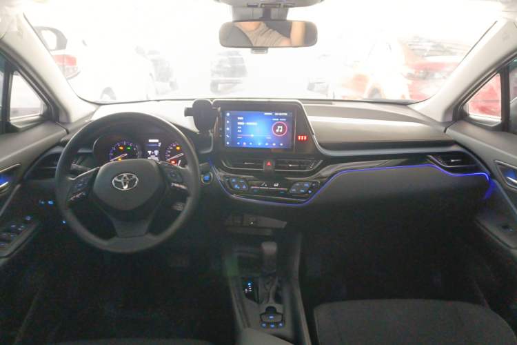 Used Toyota IZOA 2021 2.0L Enjoy Edition Center Console