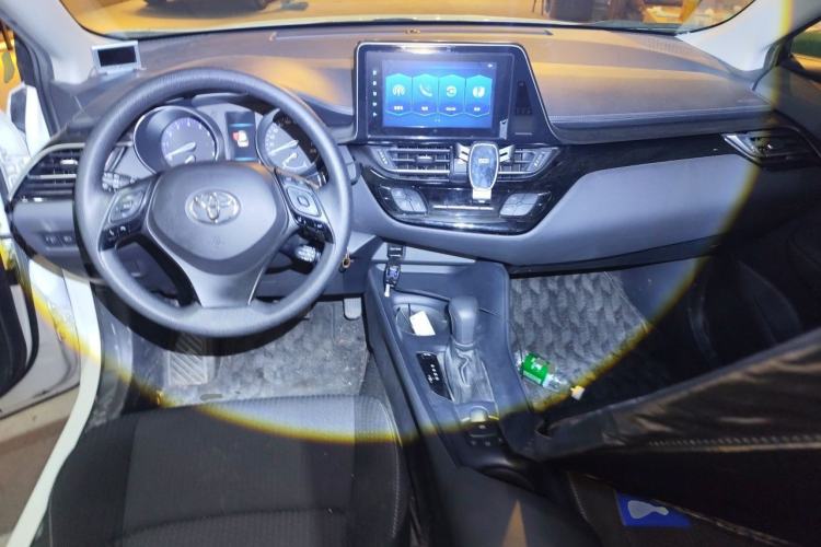 Used Toyota IZOA 2021 2.0L Yidong Edition Center Console
