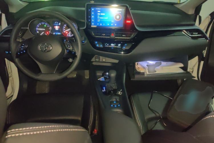 Used Toyota IZOA 2021 2.0L Enjoy Edition Center Console