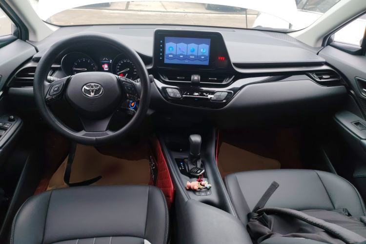 Used Toyota IZOA 2021 2.0L Yixing Version Center Console