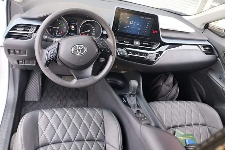 Used Toyota IZOA 2021 2.0L Yidong Edition Center Console