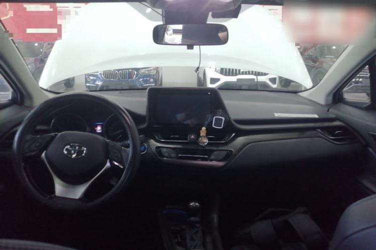Used Toyota IZOA 2021 2.0L Yichi Version Center Console