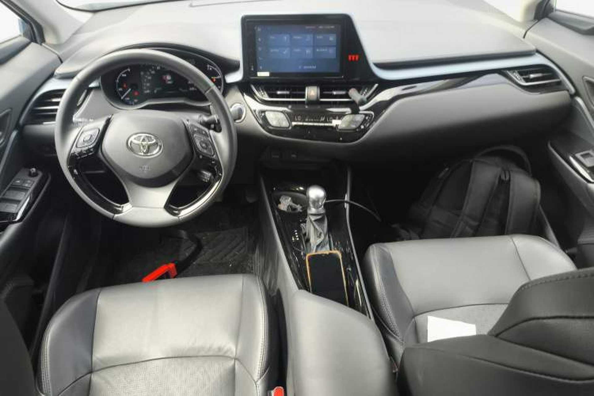 Used Toyota IZOA 2021 Dual-Motor 2.0L Yichi Edition Center Console