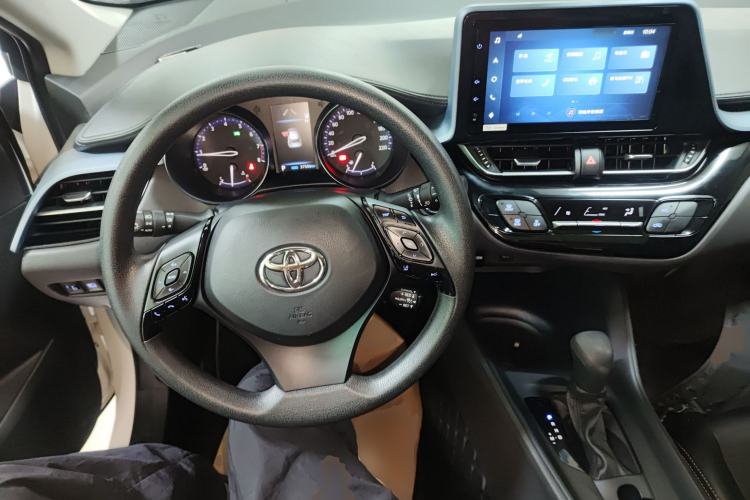 Used Toyota IZOA 2021 2.0L Enjoy Edition Center Console