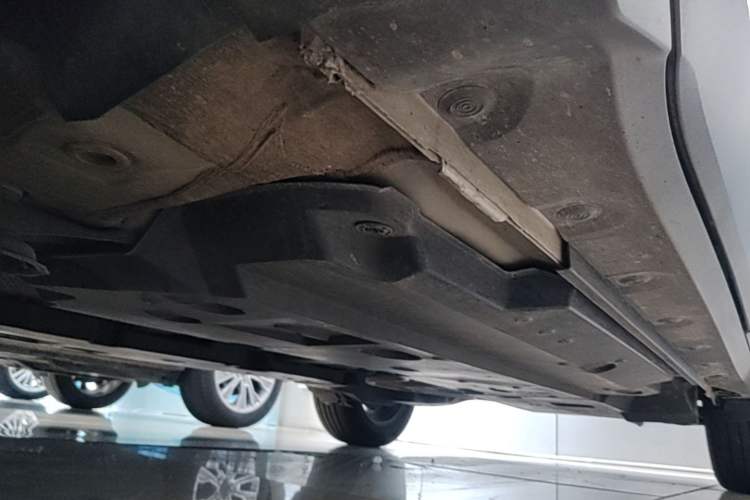 Used Toyota IZOA 2021 2.0L Yichi Version Chassis Front Left
