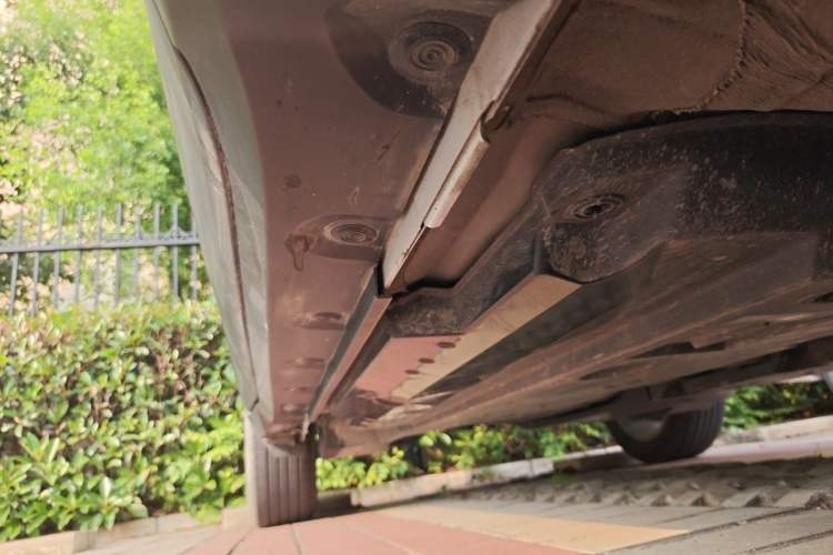 Used Toyota IZOA 2021 2.0L Yixing Version Chassis Front Right