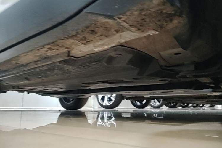 Used Toyota IZOA 2021 2.0L Yichi Version Chassis Front Right