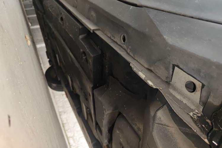 Used Toyota IZOA 2021 Dual-Motor 2.0L Yixiang Edition Chassis Rear Left