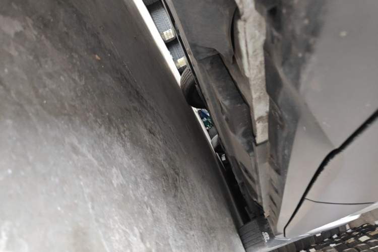 Used Toyota IZOA 2021 Dual-Motor 2.0L Yichi Edition Chassis Rear Right
