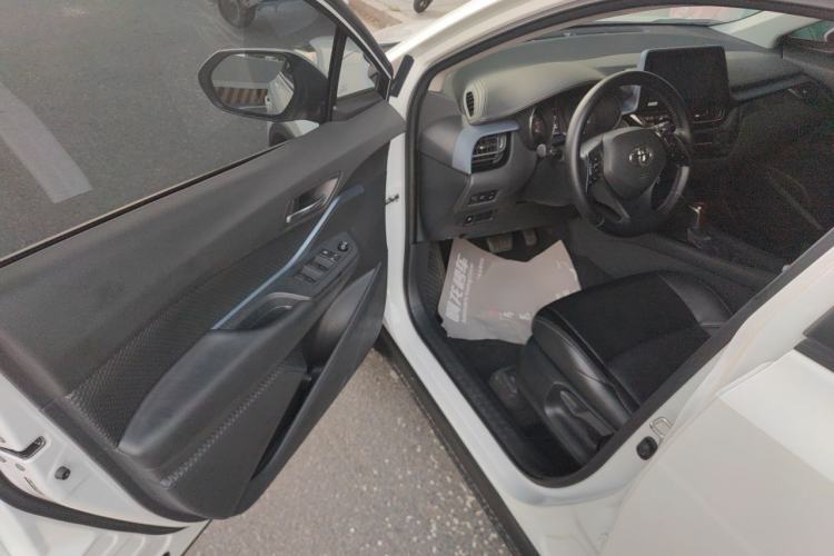 Used Toyota IZOA 2021 2.0L Enjoy Edition Driver Seat