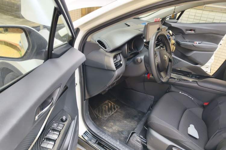 Used Toyota IZOA 2021 2.0L Yixing Version Driver Seat
