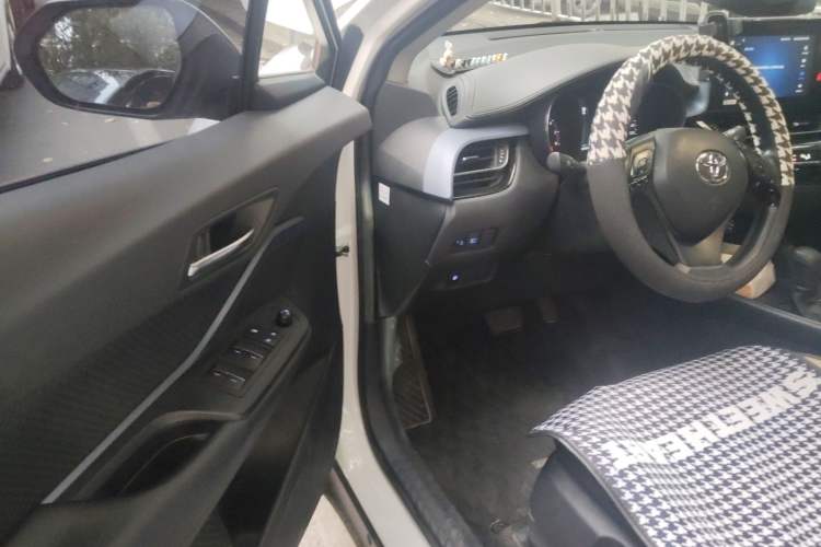 Used Toyota IZOA 2021 2.0L Enjoy Edition Driver Seat