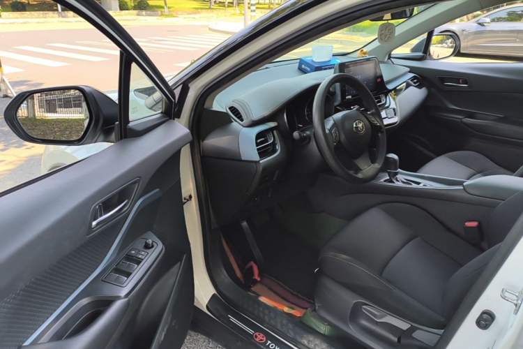 Used Toyota IZOA 2021 2.0L Yidong Edition Driver Seat
