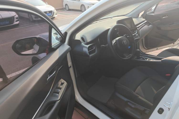 Used Toyota IZOA 2021 2.0L Yixing Version Driver Seat