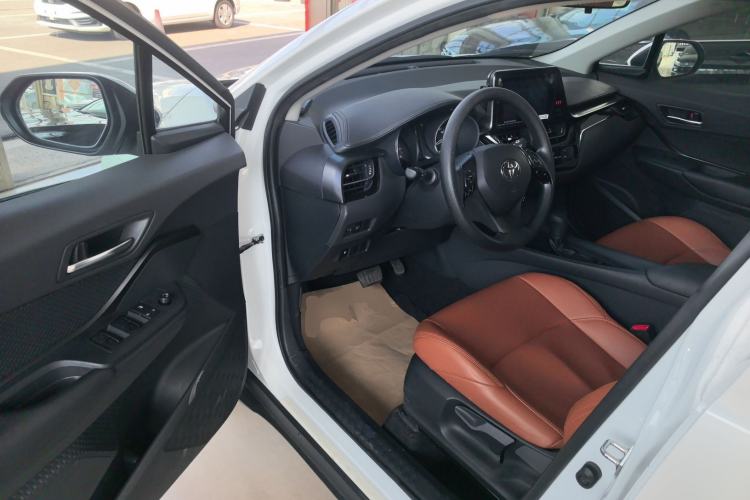 Used Toyota IZOA 2021 2.0L Yixing Version Driver Seat