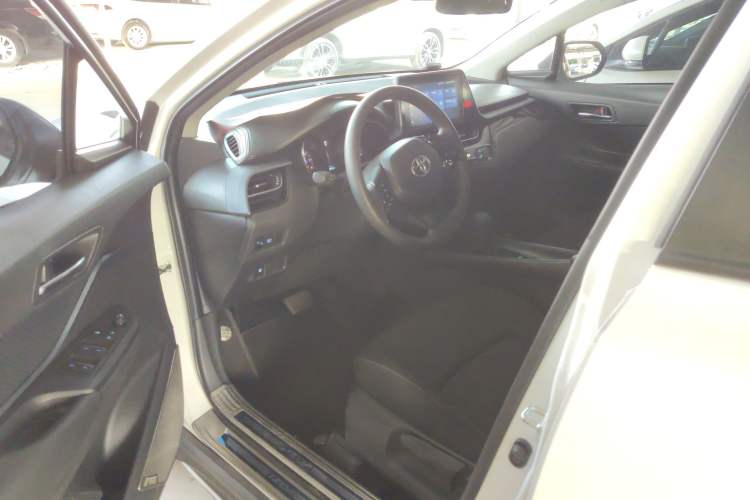 Used Toyota IZOA 2021 2.0L Enjoy Edition Driver Seat