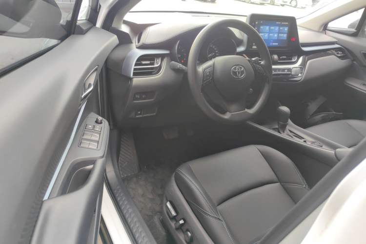 Used Toyota IZOA 2021 2.0L Enjoy Edition Driver Seat