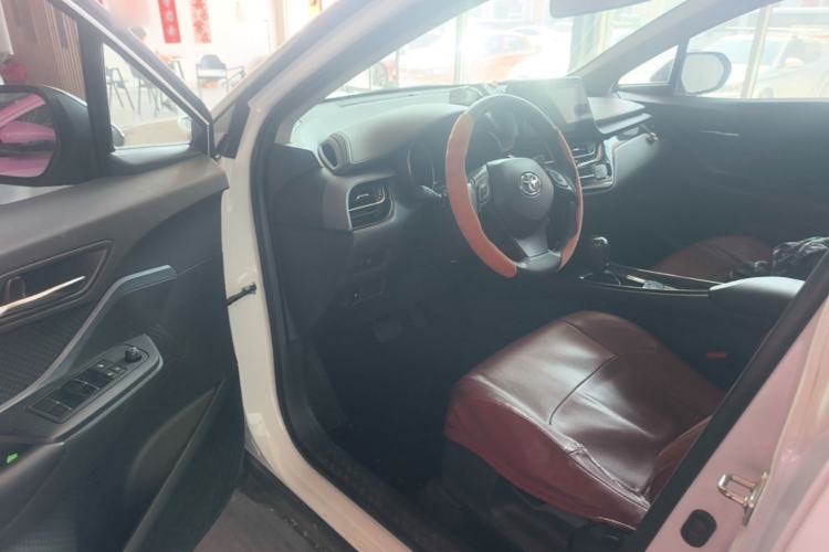 Used Toyota IZOA 2021 2.0L Enjoy Edition Driver Seat