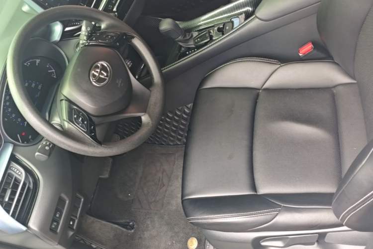 Used Toyota IZOA 2021 Dual-Motor 2.0L Yi Xing Edition Driver Seat