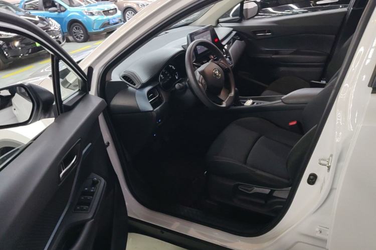 Used Toyota IZOA 2021 Dual-Motor 2.0L Yi Xing Edition Driver Seat