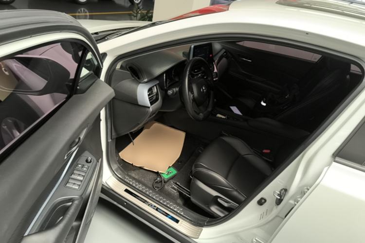 Used Toyota IZOA 2021 2.0L Yixing Version Driver Seat