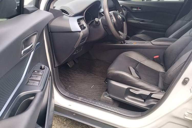 Used Toyota IZOA 2021 Dual-Motor 2.0L Yixiang Edition Driver Seat