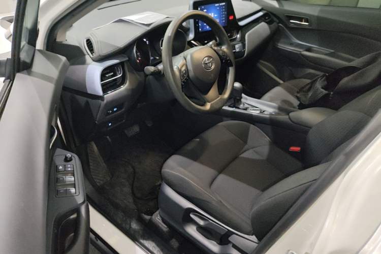 Used Toyota IZOA 2021 2.0L Enjoy Edition Driver Seat