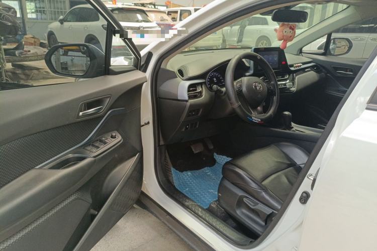 Used Toyota IZOA 2021 Dual-Motor 2.0L Yi Xing Edition Driver Seat