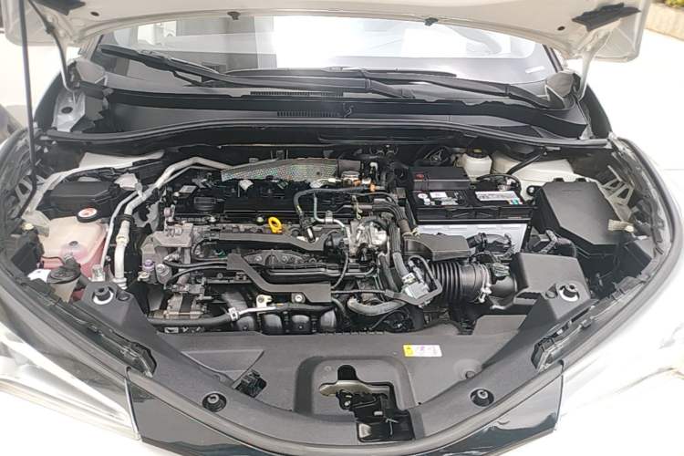 Used Toyota IZOA 2021 2.0L Yichi SPORT Engine Bay
