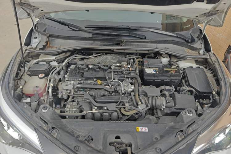 Used Toyota IZOA 2021 2.0L Yixing Version Engine Bay