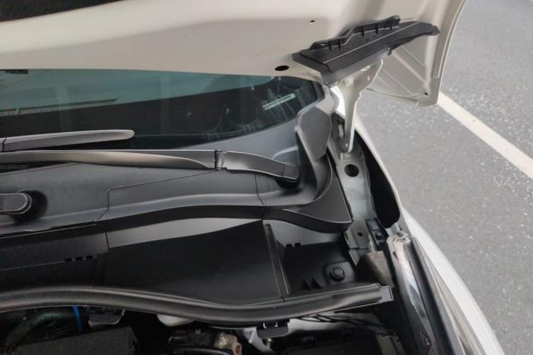 Used Toyota IZOA 2021 2.0L Enjoy Edition Engine Bay Left