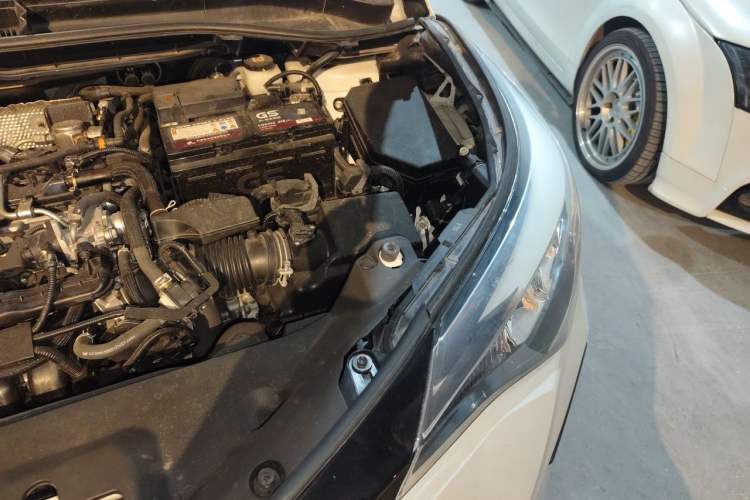 Used Toyota IZOA 2021 2.0L Yidong Edition Engine Bay Left