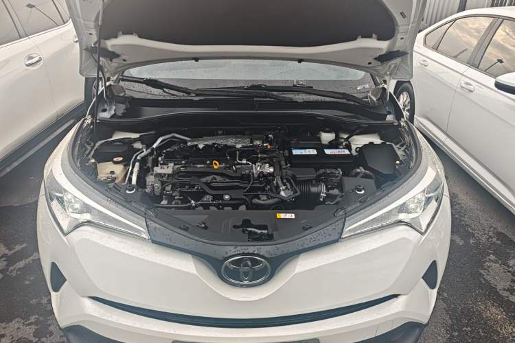 Used Toyota IZOA 2021 2.0L Yichi SPORT Engine Bay